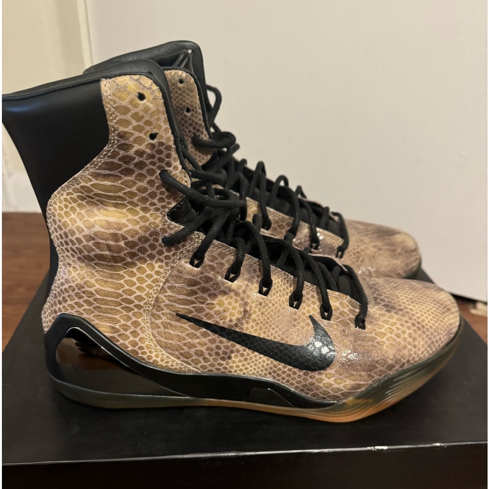 Nike Kobe 9 Snakeskin condition 8/10 worn shoes size 11.5